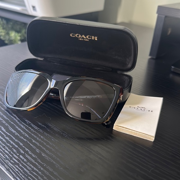 Coach sunglasses NWOT - Picture 1 of 6